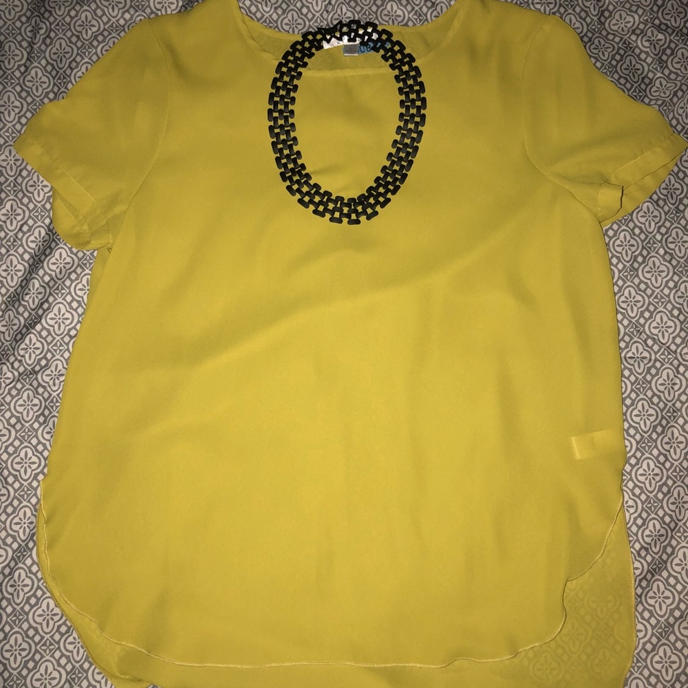 ✨Chartreuse Blouse - M✨